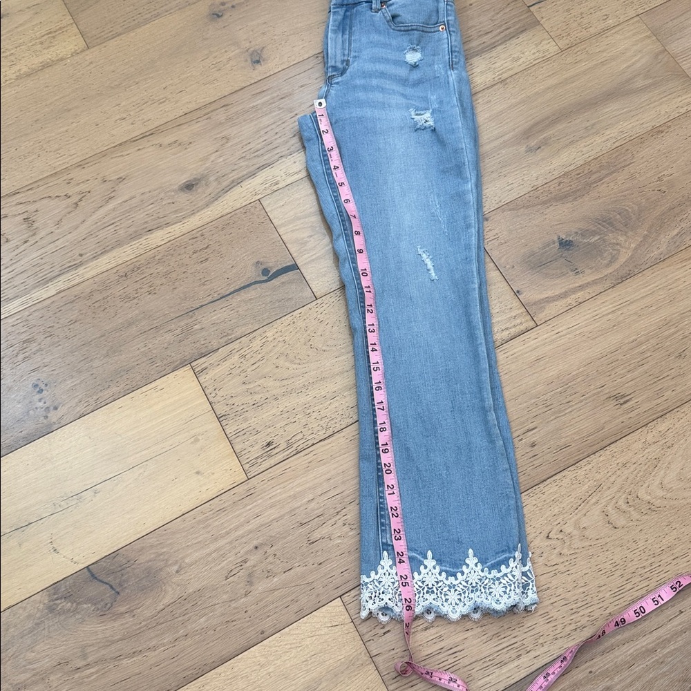 Jeans with lace - Picture 4 of 8